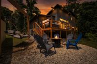 Dirt Merchant Chalet Trail Access Hot Tub on Back 40 Trail - B&B Bella Vista