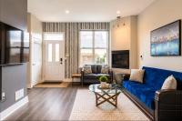 Family-Friendly 4BR Retreat Sleeps 12, Private Yard, Garage, Close to Stadiums, Casino & Downtown - Chambres d'hôtes Pittsburgh
