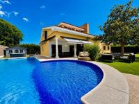 Villa Sol y Vino I Piscina Salada I Jacuzzi Spa I BBQ I PS5 I Aircon I Luxury & Privacy Jerez - Chambres d'hôtes Xérès