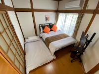 On JR Line, Direct to Ikebukuro, Shinjuku/Shibuya 01 - B&B Tokyo