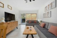 Komfortowe Studio z Tarasem Blisko Plaży w Międzywodziu by Noclegi Renters - B&B Międzywodzie
