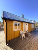 Yellow Waterfront Haven, Sørvågen - Ferienwohnung Sørvågen