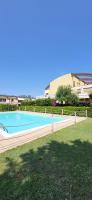 BILO MOLINI nuovo con terrazza e aria condizionata in residence con piscina - Bed and Breakfast Marcelli
