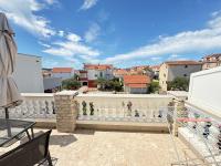Appartamento con 2 Camere da Letto e Terrazza 