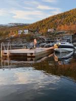 Efjord and Stetind Resort - Cabin Stetind - B&B Ballangen