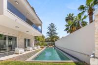 Luxury Villa with Pool, BBQ & Garden in Vouliagmeni - B&B Atene