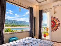 Advaitam Ganga & Hill View Homestay by the Ganges Ghat - Luxury 3 BHK - Chambres d'hôtes Rishīkesh