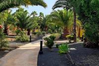 Frangipani - Apartment with Terrace & Shared Pool - B&B Corralejo