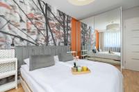 Comfortable Apartment with Air Conditioning and Balcony by Noclegi Renters - B&B Cracovia