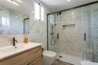 Casa con encanto en Gerena, Patio y rooftop - B&B Gerena