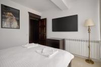 Gilded Leopard - Palas Campus by Seven Stone - B&B Iași
