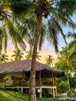 Jala Villas Lances Right HTs Mentawai - Bed and Breakfast Katiet