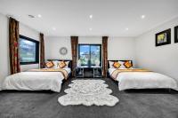 Emu Lodge Spacious 6BR Hilltop Retreat - B&B Cinnabar