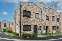 Modern 2-Bed House with Private Garden & Parking - B&B Nottingham