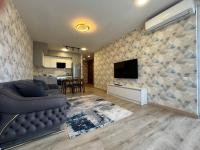 Premium Flat with Private Walk-in Closet - Bed and Breakfast Batoemi