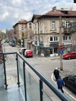 Art Studio in the Heart of Sofia Near Serdika - Chambres d'hôtes Sofia