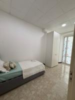 MH Apartment - 100 meters from the Rivarolo train station - Bed and Breakfast Genua