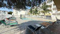 Luminoso apartamento con piscina y terraza - B&B Empuriabrava