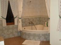 Chambre Double ou Lits Jumeaux avec Salle de Bains Commune