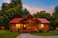 Cozy Bear Den Hot Tub Games Grill MORE - B&B Pigeon Forge
