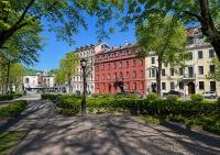 Old Town Hideaway - 3BR APT Sleeps 7 - for Groups & Families - B&B Riga