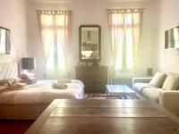 Le 100% Uzès, charme en plein centre historique - B&B Uzès