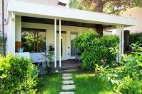 Ivy Lalzi Bay Beach House - B&B Durrës
