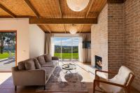 North Park - Luxury Private Estate Hill Views - B&B Riddell