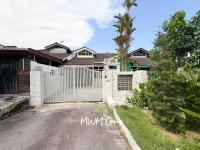 Taman Daya Cottage Family cozy house 15 min to Ikea Aeon - Bed and Breakfast Johor Bahru