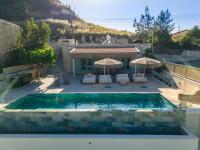 THE COTTAGE - Modern Tradition - Luxury 2-Bedroom Boho Retreat with Private Infinity Pool - B&B Dorá