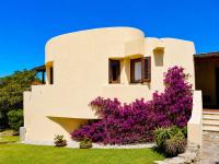 Three Bedroom Sea View Home in Cala Granu Shared Pool 200m from the Beach - B&B Porto Cervo