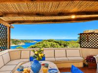 Three Bedroom Sea View Home in Cala Granu Shared Pool 200m from the Beach - B&B Porto Cervo