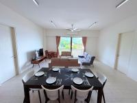 By The Sea with Side Seaview n Sunset view #3A2 - B&B Batu Feringgi