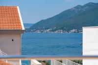 Dekovic Apartments - Bed and Breakfast Tivat
