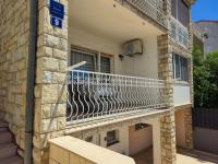 Three-Bedroom Apartment close to the Omis beach - B&B Duće