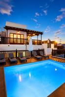 Villa Vista Reina - Luxury 6 Bedroom - Heated Pool- Views - Pool Table - Vista Lobos - Playa Blanca - B&B spiaggia di Blanca