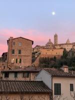 Spacious Suite - 5 min walk to Piazza del Campo - Bed and Breakfast Siena