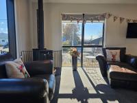 Glenbrook Retreat Twizel - New Build, Walk to Town, Fire, Sleeps 5, Wi-Fi - Ferienwohnung Twizel