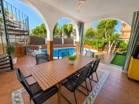 Chalet con piscina privada en La Laguna, Chipiona - B&B Chipiona