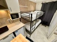 Nuevo Estudio con baño privado frente al metro BCN - Bed and Breakfast L'Hospitalet de Llobregat