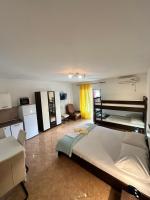 Apartments Anita - B&B Sibinj Krmpotski