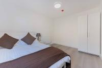 4 Bedroom modern apartment - Ferienwohnung Birkenhead