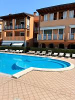 Freestyle Apartment By Bookinggardalake - B&B Salò