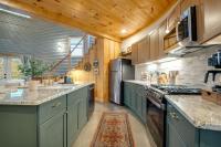 Silo Stay with Pasture Views & Covered Hot Tub - B&B Chattanooga