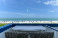 Beachfront I Oversized Balcony I Gulf Views - Chambres d'hôtes Marco Island