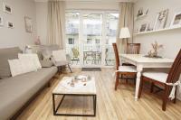 Villa Karola Ferienwohnung Nr 10 mit Schwimmbad und Saunanutzung im AHOI-Erlebnisbad Sellin - B&B Ostseebad Göhren