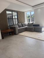 Aylesbury - Sleeps 6 - Parking - Central Location - B&B Aylesbury