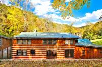 The Fish House - Bed and Breakfast Gatlinburg