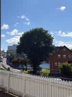 Central Modern Apartment, Walk to Beach & City Centre - Chambres d'hôtes Kristiansand