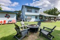 Lake LBJ Home: Putting Green, Pavilion & Fire Pit - Chambres d'hôtes Kingsland